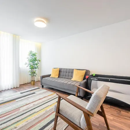 Guestready - Square Painted Ceuta Apartment